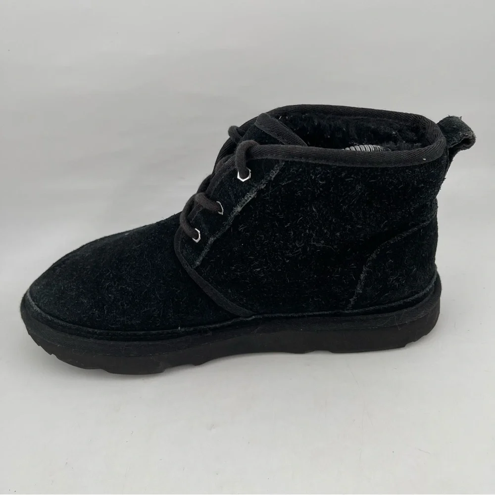 Ugg Unisex Kids Neumel II- SZ 6 -Black Suede‎ Lace-Up Sherpa Lined Chukka Boot